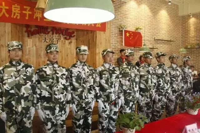 主人嫌弃萨摩毛太长,结果剪光毛毛后,主人吓的带萨摩直奔医院!